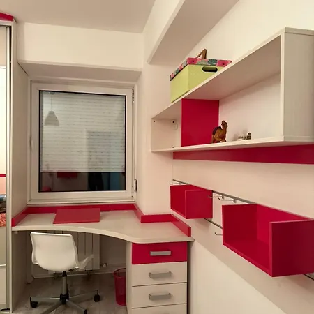 Chic & Spacious In Heart Of *