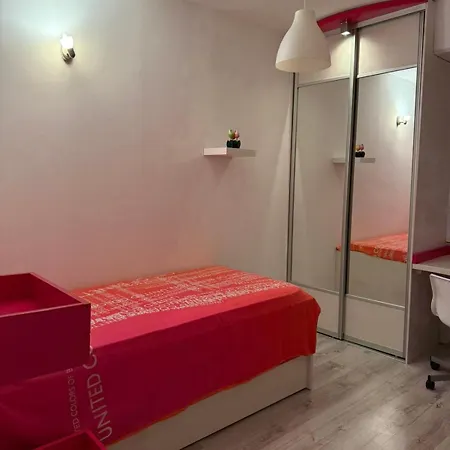 Chic & Spacious In Heart Of Daire Üsküp