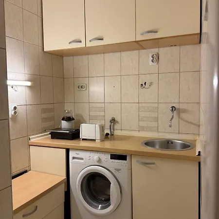 Daire Chic & Spacious In Heart Of