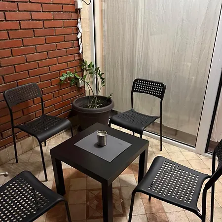 Chic & Spacious In Heart Of Üsküp
